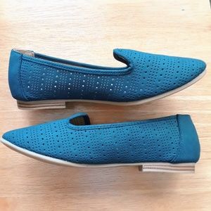 Comfortable Perforated Loafer Flats